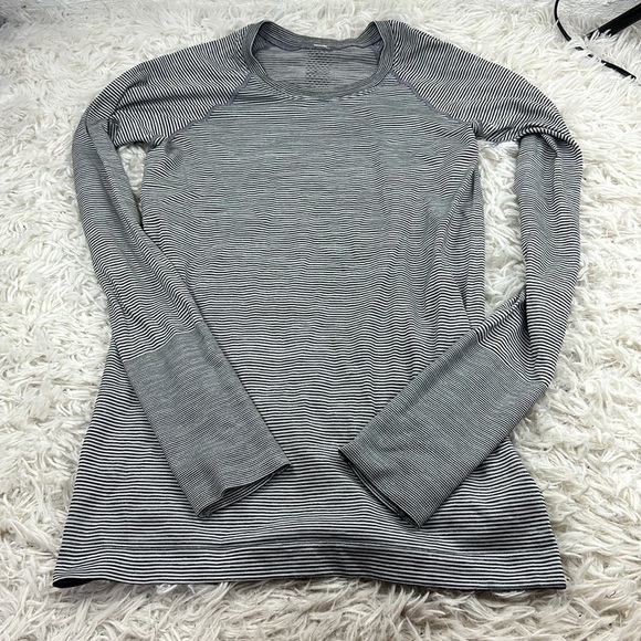 Lululemon Swiftly Relaxed-Fit Long Sleeve Shirt Stripe Black / White - Picture 1 of 4
